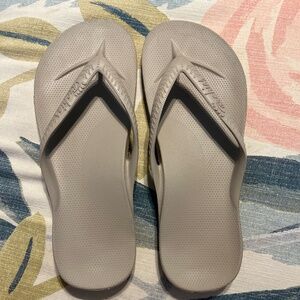 Archies Arch Support Flip Flops | Size 9 Women's (8 Men's)